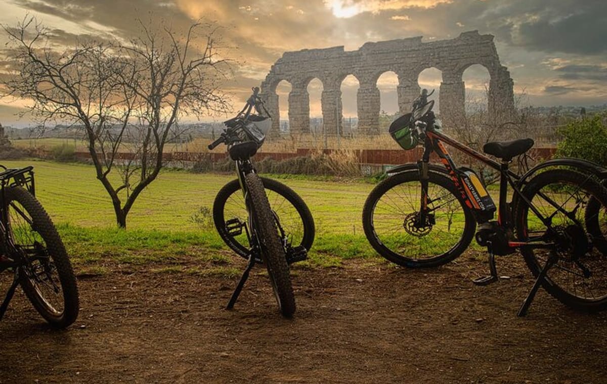 DELUXE Appian Way Bike Tour with Catacombs Visit & Lunch