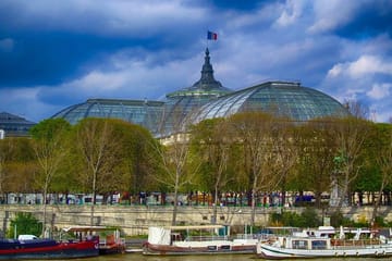 Historic Walking Tour of Paris: Sainte-Chapelle to the Louvre