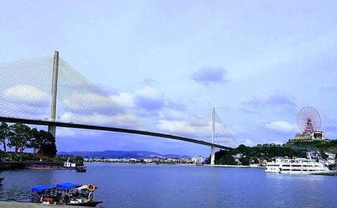 Night Tour of Ha Long Bay and Hạ Long City Highlights