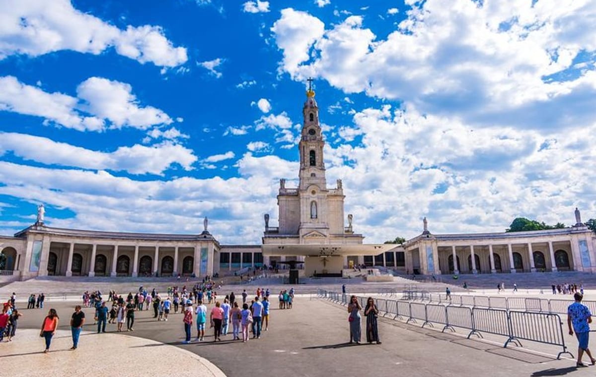 Fátima & Coimbra: Full Day Private Tour from Porto