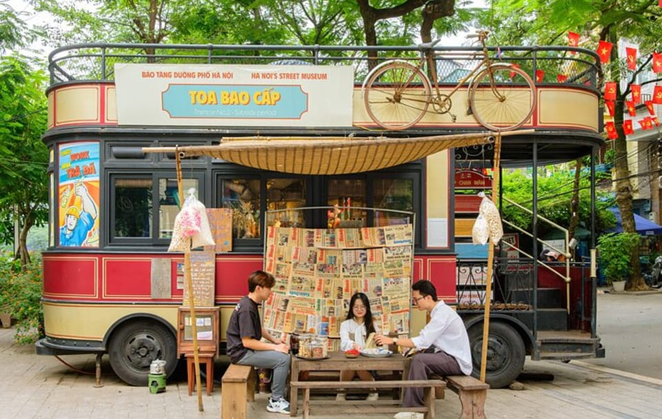 Hanoi Food Tour: Explore Ba Đình's Hidden Alleys and Cuisine
