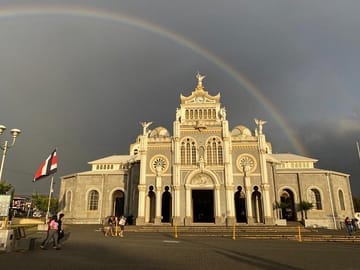 Irazu Volcano and Basilica of the Angels Half-Day Tour