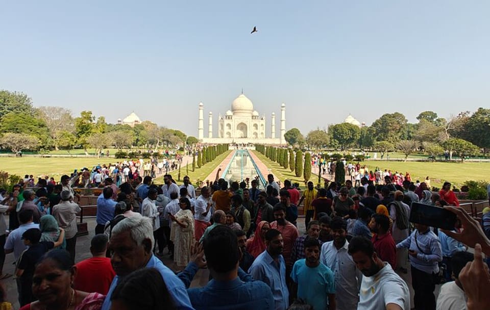 Private Taj Mahal and Fatehpur Sikri Tour from Delhi to Jaipur