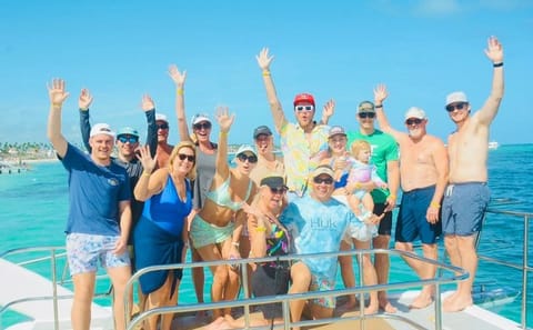 Private Luxury Boat Cruise in Punta Cana with Drinks