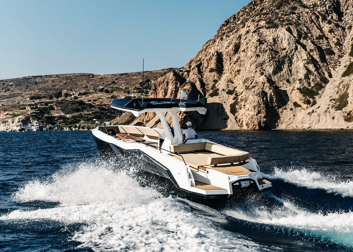 ❖ Milos: Half-Day Boat Tour—Kleftiko Sarakiniko Poliegos