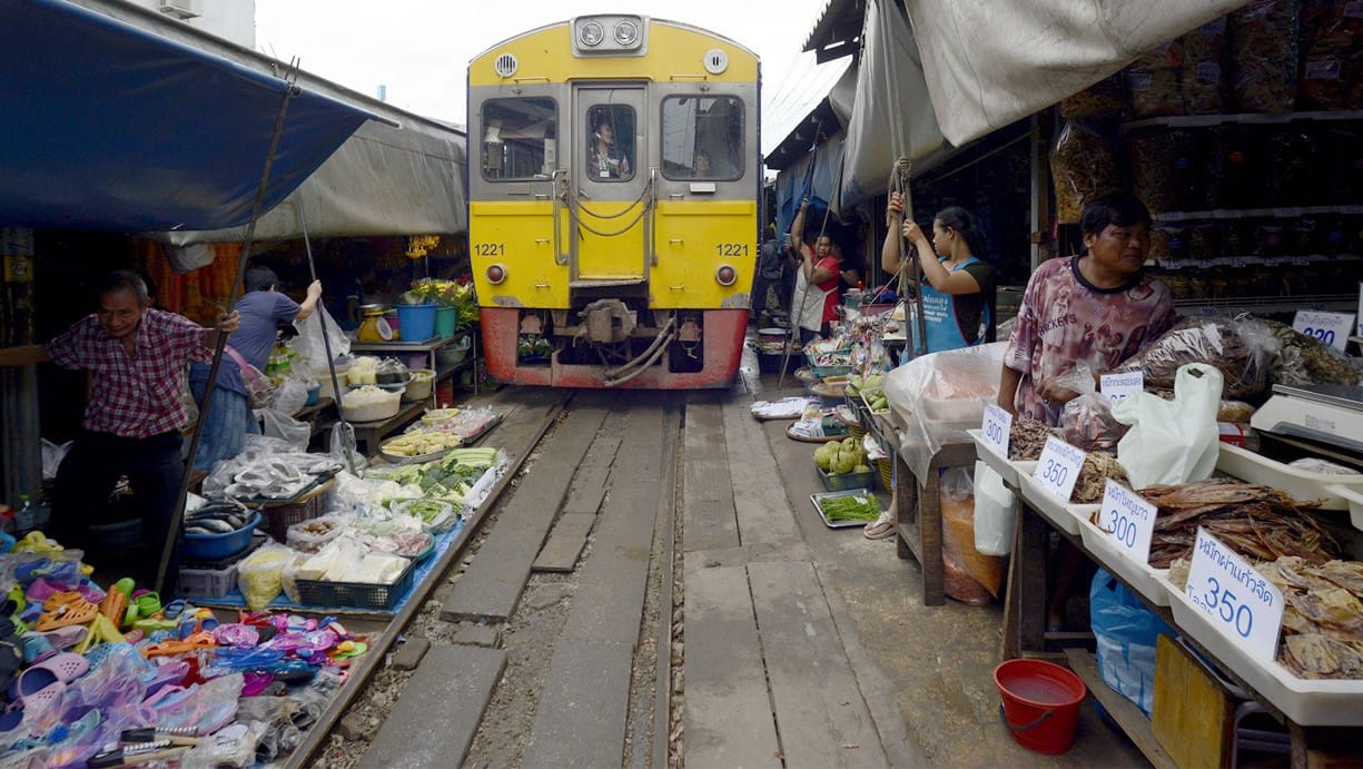 Amphawa Floating & Maeklong Railway Market - Private Tour from Hua Hin 7