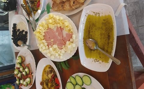 Wine and Raki Tasting Tour in Sarandë, Albania