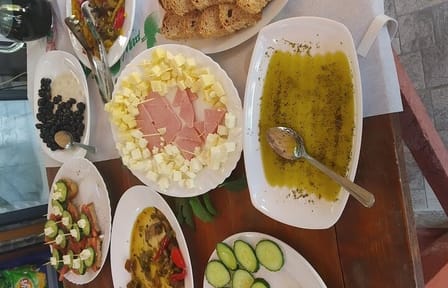 Wine and Raki Tasting Tour in Sarandë, Albania