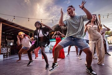 Salsa and Champeta Dance Class with Food and Drinks in Cartagena