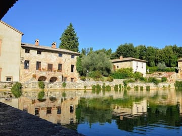 San Quirico Tour: Medieval Streets, Gardens & Tuscan Views