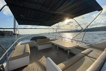 Private Bosphorus Sightseeing Cruise By Luxury Yacht in Istanbul