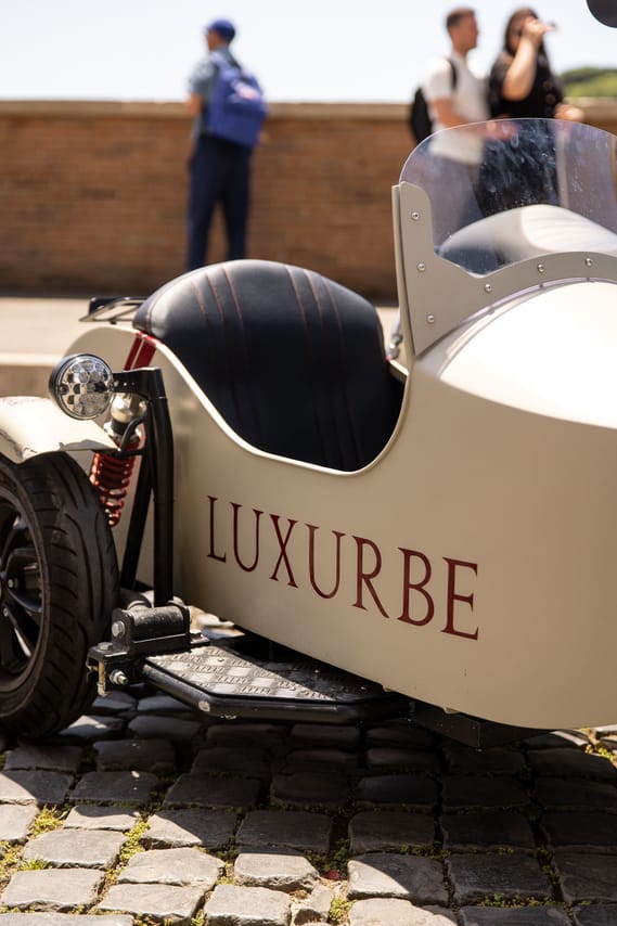 Rome: City Highlights Vespa Sidecar Tour 9