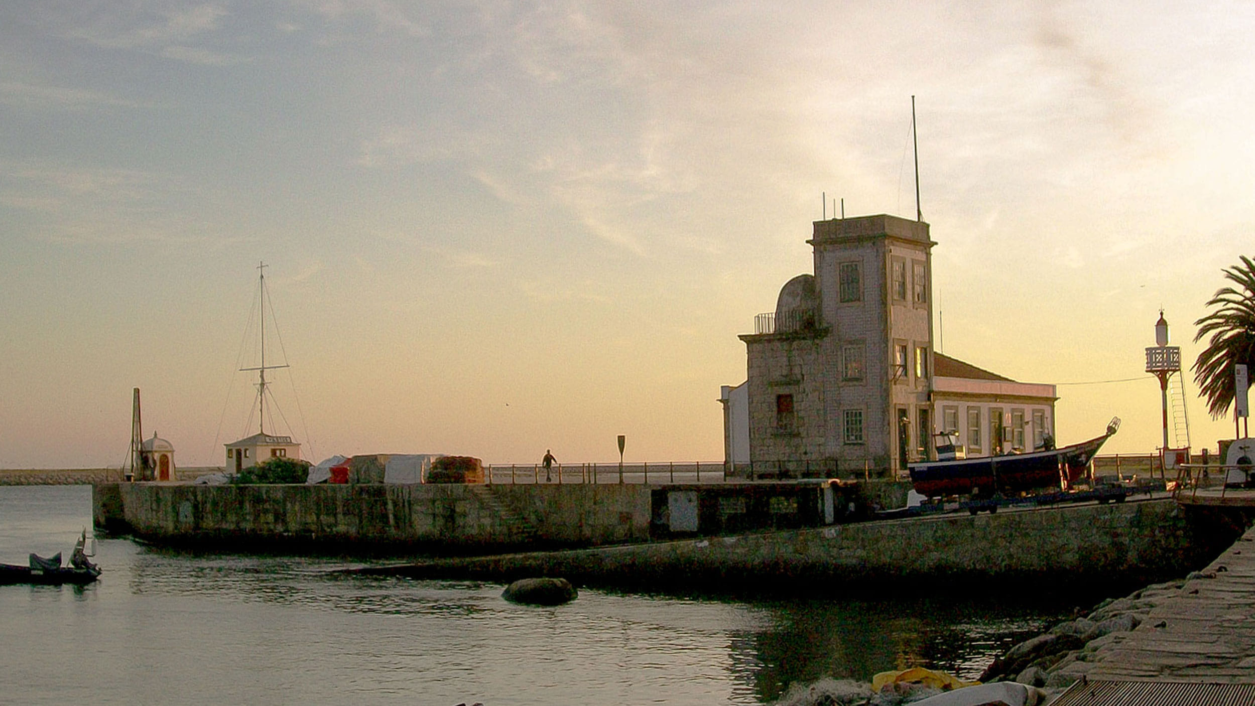 São Miguel-O-Anjo Lighthouse at Douro’s edge.