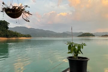 Samet Nangshe and Cheow Lan Lake Day Tour from Ao Luek