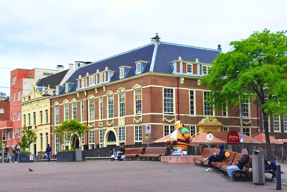 Street view of the Grote Markt along the route of The Hague scavenger hunt City Detective.