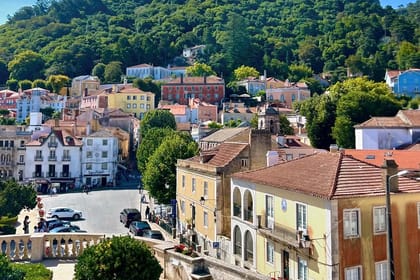 Sintra Full-Day Guided Tour: Pena Palace & Quinta da Regaleira