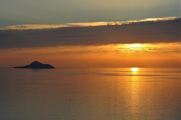 Vip Tour Giza pyramids, sphinx with Camel Ride and Vip lunch