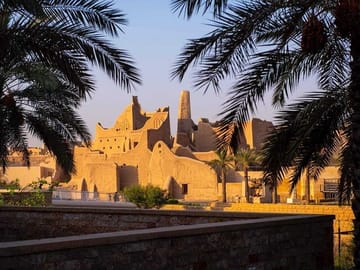 3-Day Tour: Edge of the World, City tour and Red Sand from Riyadh