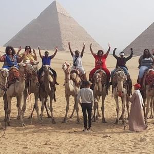 Day Tour to Giza Pyramids and Egyptian Museum from Cairo