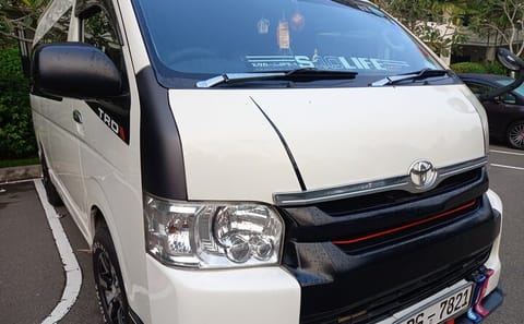 15-Day Mini Bus Rental with Driver in Wathuregama, Sri Lanka