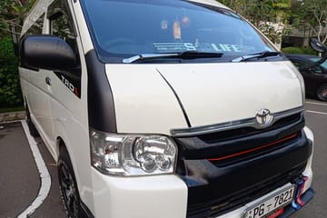 15-Day Mini Bus Rental with Driver in Wathuregama, Sri Lanka