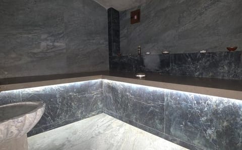 Traditional Moroccan Hammam and Massage in Marrakesh