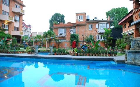 Cultural and Scenic 6-Day Tour of Kathmandu and Pokhara