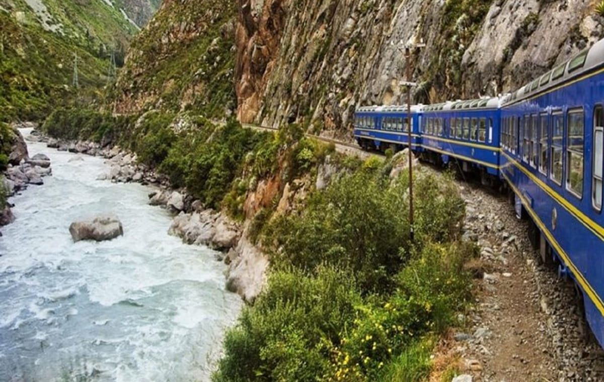 Machu Picchu Luxury Tour – Train Hiram Bingham