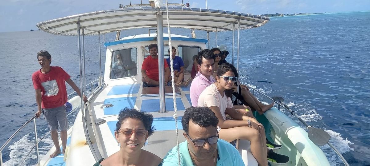 Maldives Dolphin Cruise, Sandbank Adventure & Local Island Tour