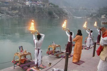 Dehradun to Rishikesh: Transfers, Hotel, and Sightseeing Tour