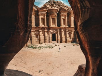 Immersive Jordan Tour : Petra & Wadi Rum