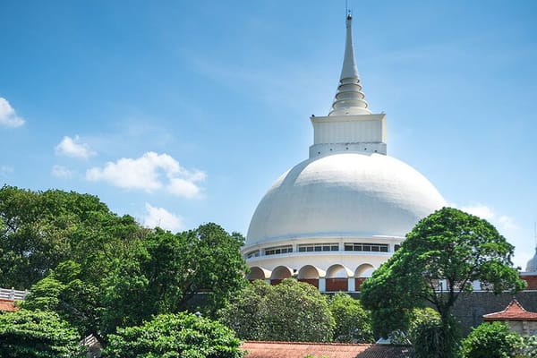 Kalutara Temple, Lunuganga Tour from Bentota
