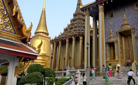 Private Guided Tour of Grand Palace and Buddha Temples in Bangkok