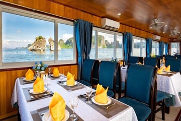 Halong Bay Day Cruise from Hanoi with Kayaking and Cave Visit
