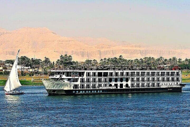 Nile Cruise from Aswan to Luxor: Abu Simbel, Balloon Ride & Top Sites