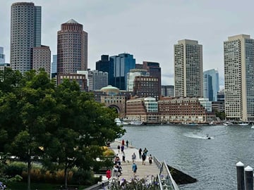 Boston Bus Tour: Explore Historic Landmarks and Cape Cod