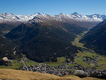 Davos Highlights: Culture, Shopping Streets & Alpine Beauty
