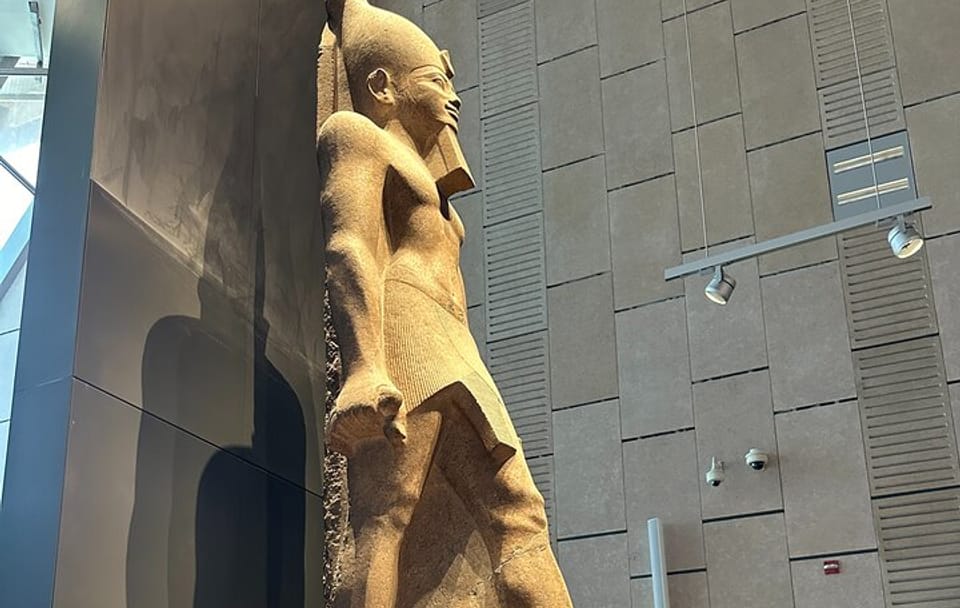 Private Tour of Pyramids, Sphinx, and Egyptian Museum in Cairo