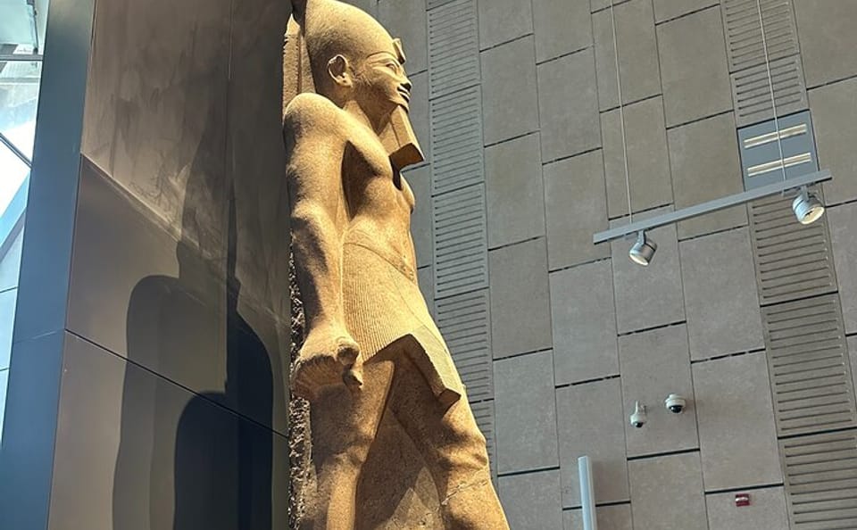 Private Tour of Pyramids, Sphinx, and Egyptian Museum in Cairo