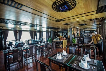 Deluxe 2-Day Cruise with Kayaking in Lan Ha Bay, Vietnam