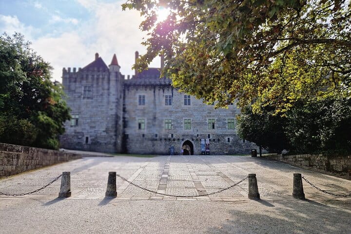 BRAGA E GUIMARÃES: Private Historic Tour from Porto