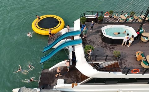 Luxury Catamaran Cruise in Lan Ha Bay from Hanoi