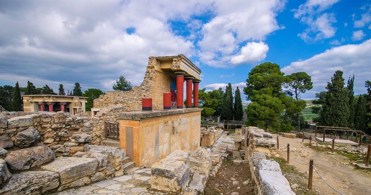 Discover Crete: Minoan Legends, Spinalonga Island, and Local Cuisine