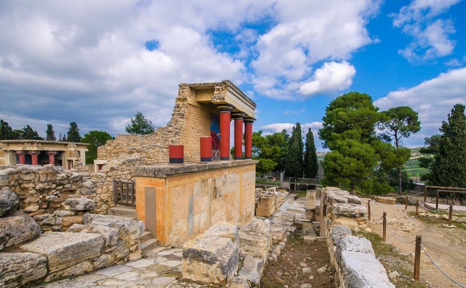 Explore Venetian Heritage in Heraklion with German Guide
