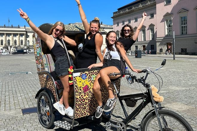 Day trip through multicultural city landscapes & photo highlights 8