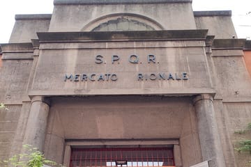 Rione Monti Food Tour in Rome with Market Visit