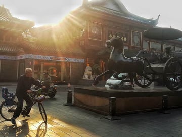 Chengdu Panda City Culutre Leshan Buddha and Food Tour 3 days