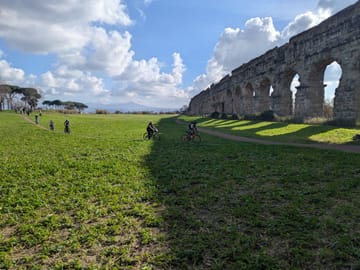 Bike Tour of Appia Antica and Aqueduct Park in Rome