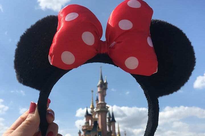 Disneyland Trip with Valle Village Shopping Outlet 10 hours 7