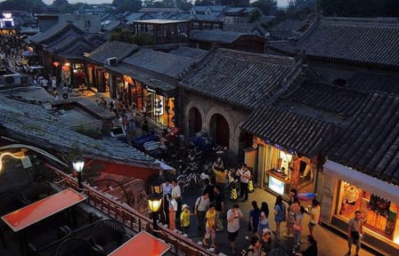 Beihai Boat Ride with Imperial Cuisine Experience and Visit Old Part Beijing